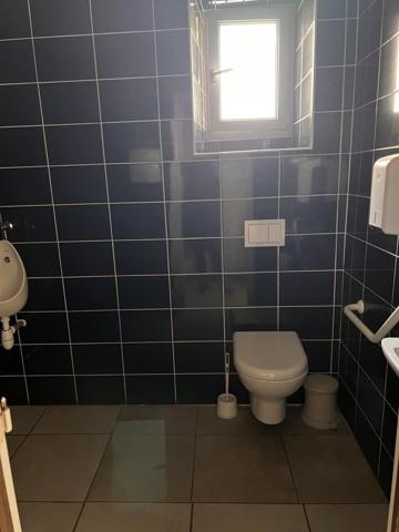 Location Local commercial 182 m2 à Flavin