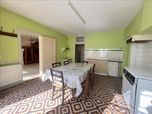 Maison à vendre 39 550 € Ferrière-Larçon 4 p 83 m² DPE F