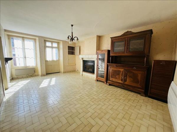 Maison à vendre 39 550 € Ferrière-Larçon 4 p 83 m² DPE F
