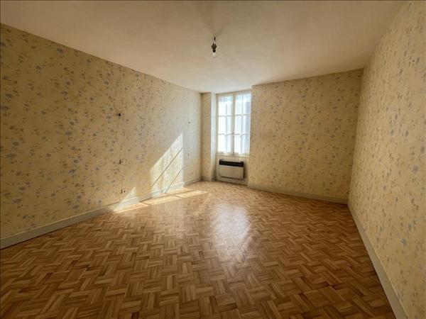 Maison à vendre 39 550 € Ferrière-Larçon 4 p 83 m² DPE F