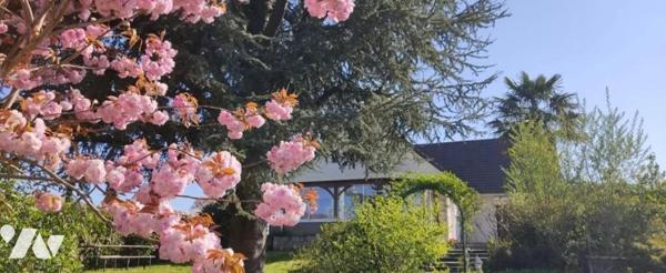 Dans un secteur résidentiel calme et recherché, plain pied individuel de 98 m2 habitables avec ...