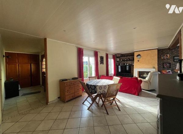 Dans un secteur résidentiel calme et recherché, plain pied individuel de 98 m2 habitables avec ...