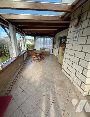 Dans un secteur résidentiel calme et recherché, plain pied individuel de 98 m2 habitables avec ...