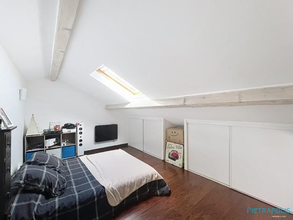VILLA de 183m² avec piscine sur une parcelle de terrain de 932m² - 4 chambres