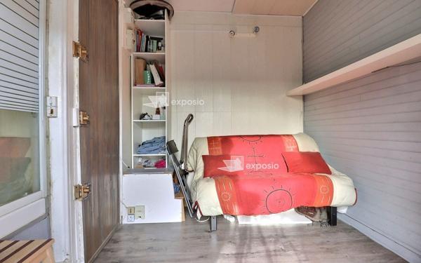 Appartement à vendre    1 pièce • 8 m2 Paris 20