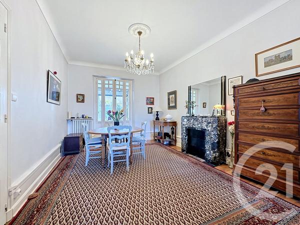 Maison à vendre  6 pièces - 180 m 2   PERIGUEUX  - 24