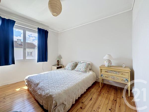 Maison à vendre  6 pièces - 180 m 2   PERIGUEUX  - 24