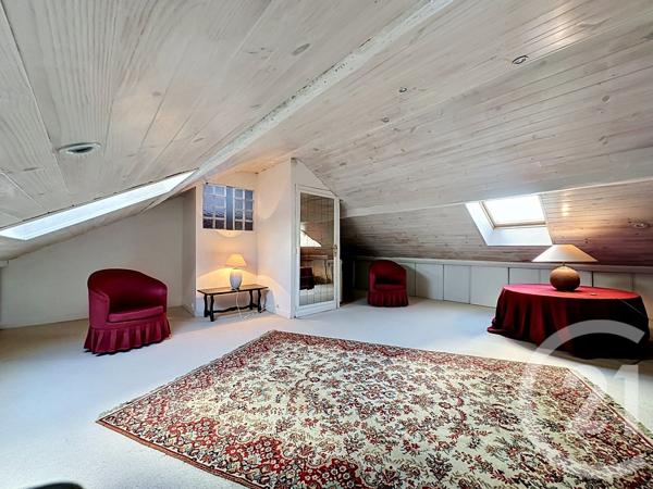 Maison à vendre  6 pièces - 180 m 2   PERIGUEUX  - 24