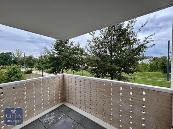 Appartement à louer 2 pièces 41.32m² Tours (37100)
