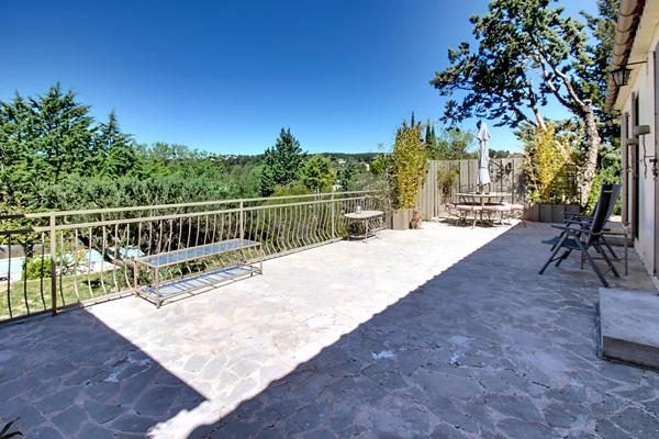 A VENDRE EN EXCLUSIVITÉ ! Lorgues centre à pied -Maison 140 m² -Vue dominante