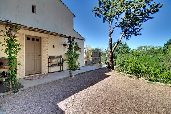 A VENDRE EN EXCLUSIVITÉ ! Lorgues centre à pied -Maison 140 m² -Vue dominante