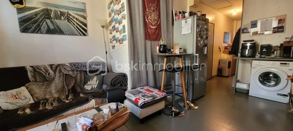 Immeuble commercial de 100 m²