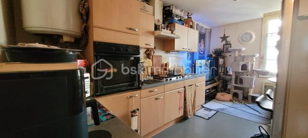 Immeuble commercial de 100 m²