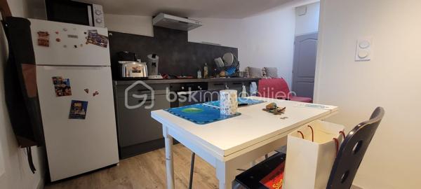 Immeuble commercial de 100 m²