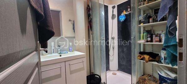 Immeuble commercial de 100 m²