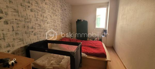 Immeuble commercial de 100 m²