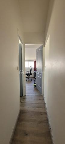 Immeuble commercial de 100 m²