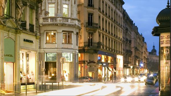 Location Local commercial80 m² - DIVONNE LES BAINS (1220)