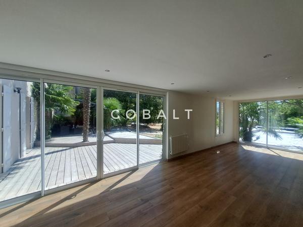 Domaine de réception avec piscine - Parcelle de 1 912 m² - 28 couchages - Coeur de Saint-Joachim