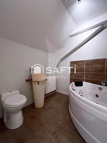 Maison familial aux beaux volumes, proche de la ville et voie rapide. A découvrir sans tarder !