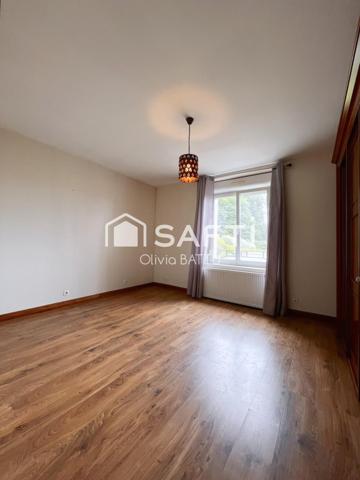 Maison familial aux beaux volumes, proche de la ville et voie rapide. A découvrir sans tarder !