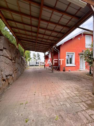 Maison familial aux beaux volumes, proche de la ville et voie rapide. A découvrir sans tarder !
