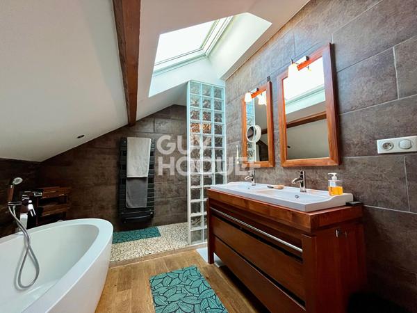 Maison, 165 m² dans petite copropriété dans le village de SAVOUGES