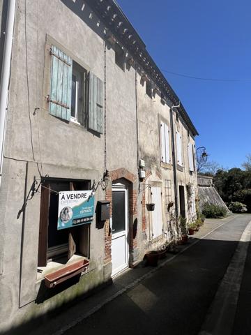Villesiscle (11150) EXCLUSIVITE - VILLESISCLE - MAISON DE VILLAGE + GRAND GARAGE + COUR INTERIEURE + JARDIN NON ATTENANT