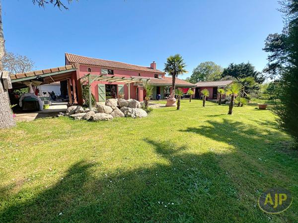 Vente maison Le May Sur Evre : 374 000 € - AJP Immobilier Saint-Macaire-en-Mauges