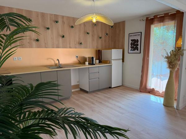CARCASSONNE Résidence Di Castelli II maison rénovée et meublée avec 3 chambres jardin garage et piscine collective