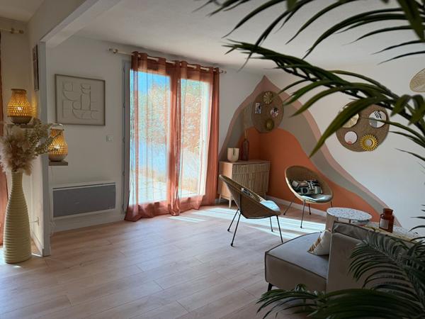 CARCASSONNE Résidence Di Castelli II maison rénovée et meublée avec 3 chambres jardin garage et piscine collective