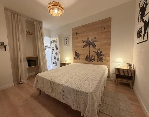 CARCASSONNE Résidence Di Castelli II maison rénovée et meublée avec 3 chambres jardin garage et piscine collective