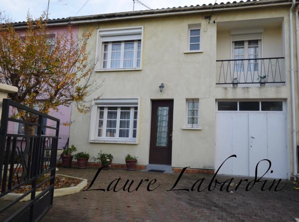 Maison à vendre à Tonneins, 117m2, 3 chambres, cours extérieures