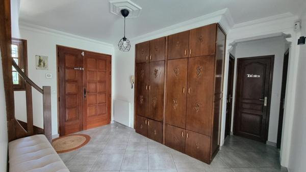 Maison à vendre    8 pièces • 171 m2 L'Isle-Adam