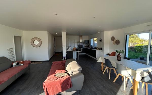 Maison à louer    4 pièces •  Séné