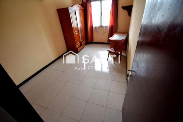 Exceptionnel plein centre de St Benoit sur 1100 m2