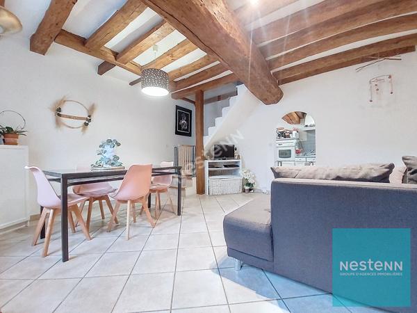 Maison disposant de 3 chambres en très bon état général au coeur de Villeneuve La Guyard