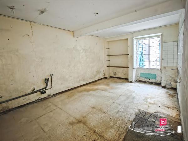 Laure Minervois,  Projet de rénovation : maison de village avec extérieur et garage