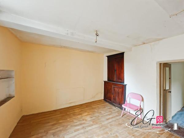 Laure Minervois,  Projet de rénovation : maison de village avec extérieur et garage