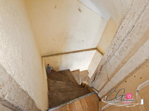 Laure Minervois,  Projet de rénovation : maison de village avec extérieur et garage