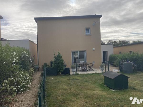 Dans petite résidence confortable maison comtemporaine proche commodités