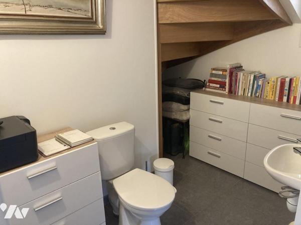 Dans petite résidence confortable maison comtemporaine proche commodités