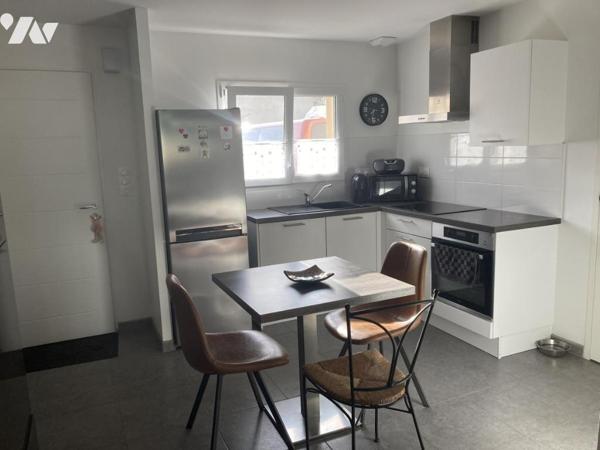 Dans petite résidence confortable maison comtemporaine proche commodités