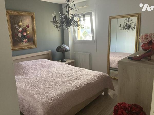 Dans petite résidence confortable maison comtemporaine proche commodités