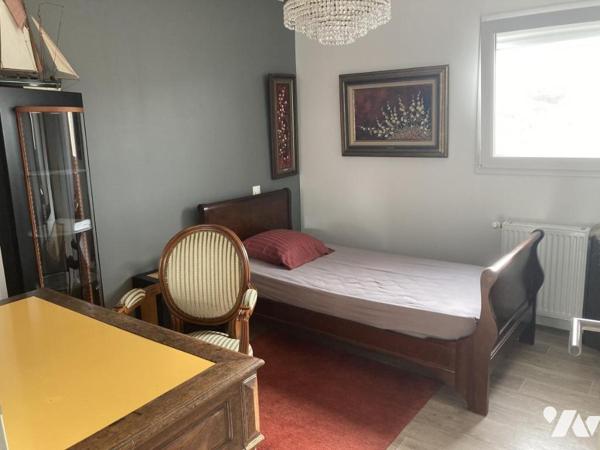 Dans petite résidence confortable maison comtemporaine proche commodités