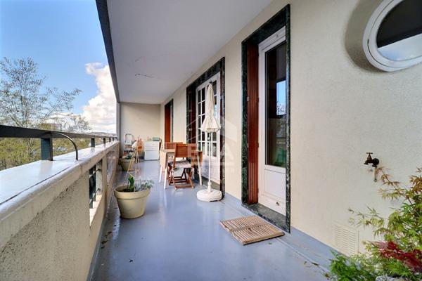 Appartement t2 hyper centre colombes 41m2 balcon