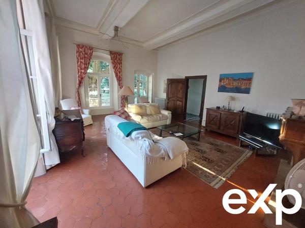 maison de village avec garage et piscine