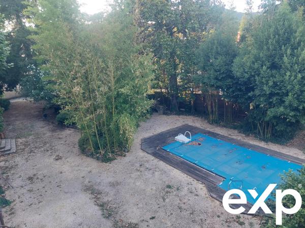 maison de village avec garage et piscine