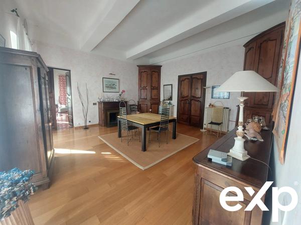 maison de village avec garage et piscine