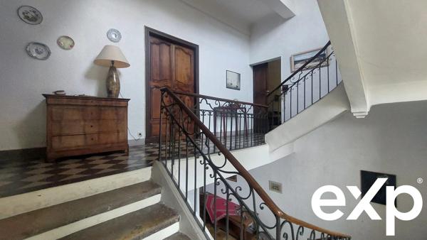 maison de village avec garage et piscine